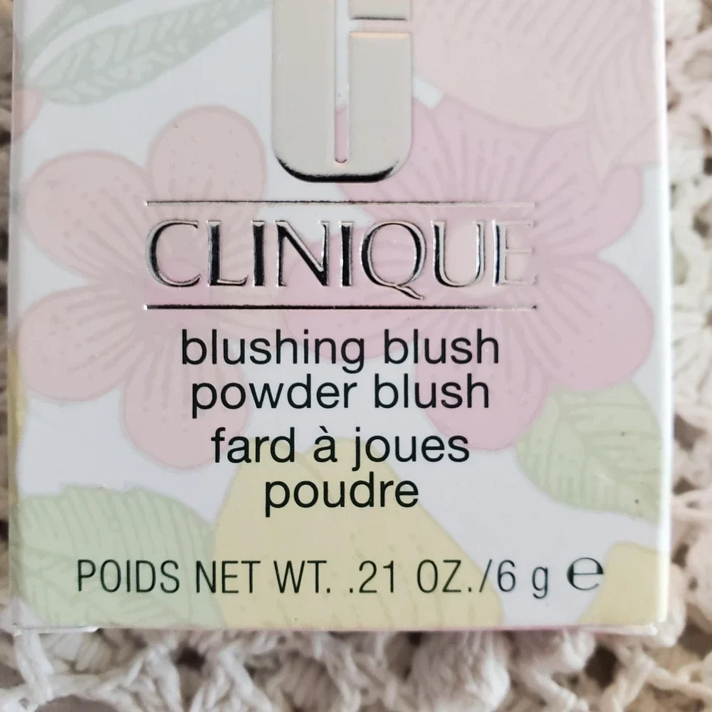 Clinique blushing blush